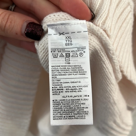 OLD NAVY • Women’s Ivory Cable Knit Lace Up Sweater - Picture 9 of 10